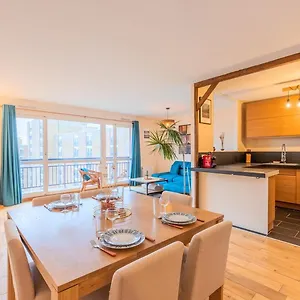  Appartement 2 Bedroom With Balconies & Private Parking